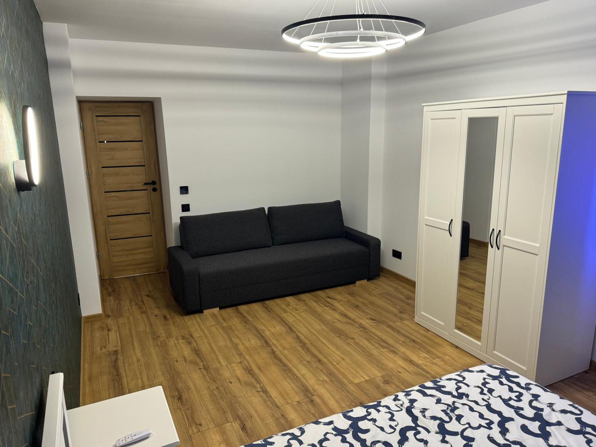 Amadeus - 3 Sleep Room - Parking On Street Katowice Bagian luar foto
